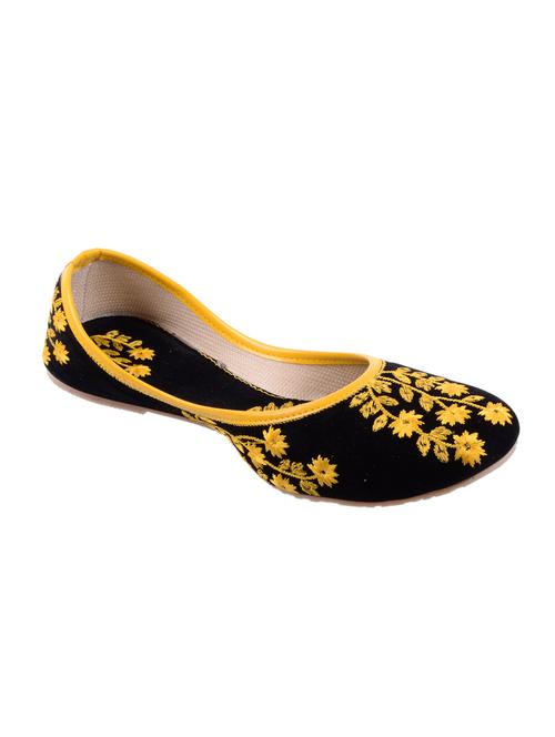 yellow cotton jutis & mojaris - 10084706 - Very Small Image - 1