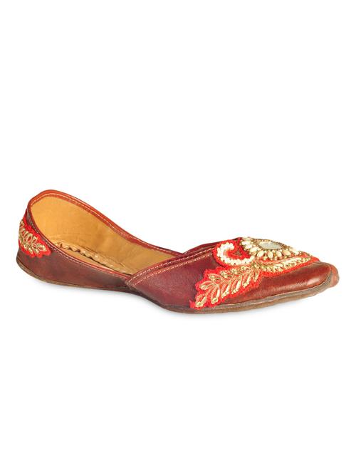 va by vanshika ahuja maroon hand embroidered mirror work mojris - 10406462 - Very Small Image - 1