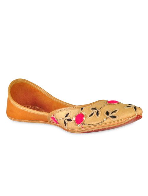 va by vanshika ahuja gold embellished juttis - 10406468 - Very Small Image - 1