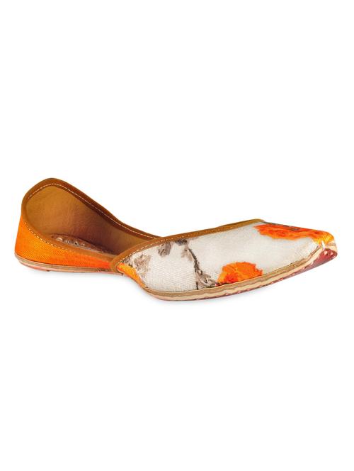 va by vanshika ahuja floral print leather juttis - 10406471 - Very Small Image - 1