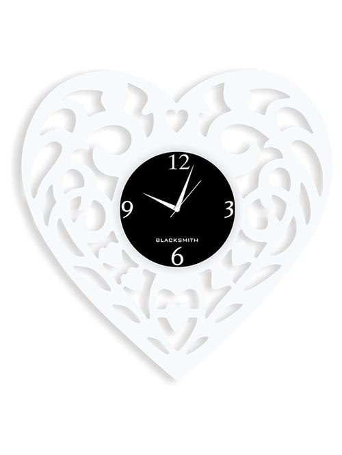 white heart throb love wall clock - 10446309 - Very Small Image - 1