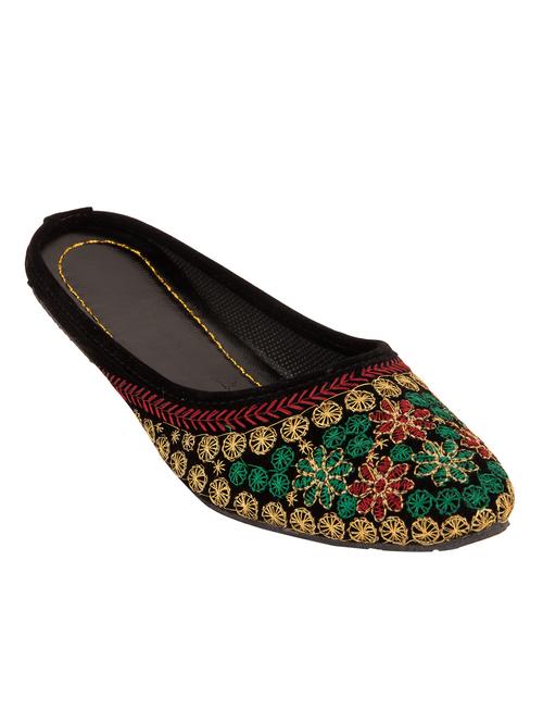 multicoloured fabric jutis & mojaris - 10478306 - Very Small Image - 1