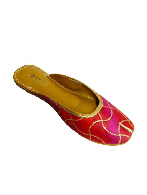 pink and red slip on silk juttis - 10526272 - Very Small Image - 1