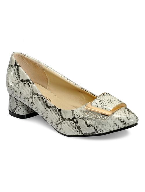 white leatherette pumps - 10616853 - Very Small Image - 1