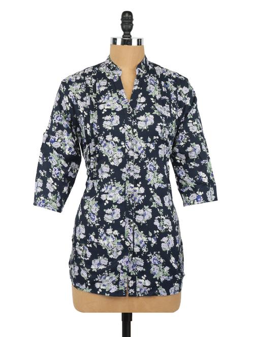 lace back yoke printed top - 1064964 - Very Small Image - 1