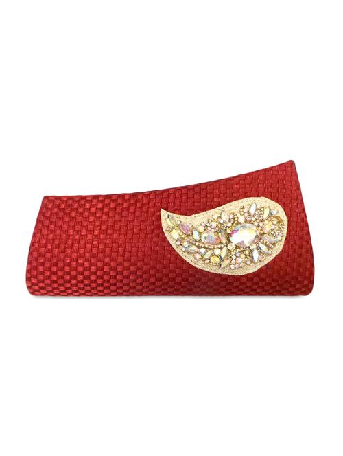 red cheered jute clutch with embellished brooch - 1069786 - Very Small Image - 1