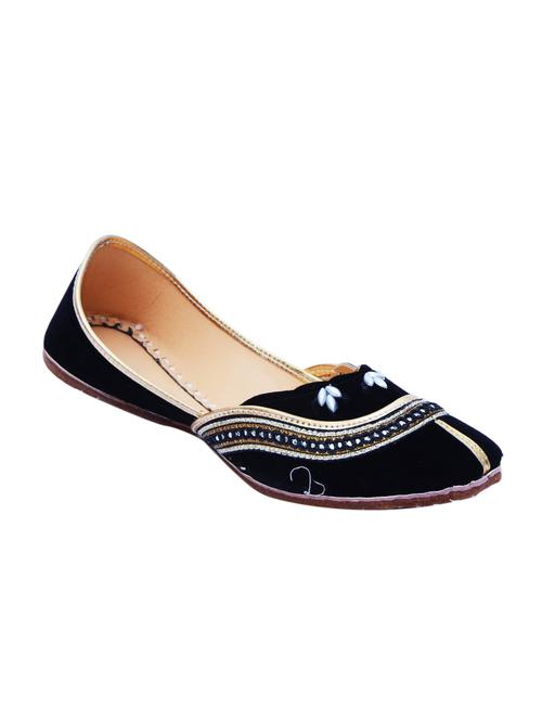 black leather jutis & mojaris - 10740896 - Very Small Image - 1