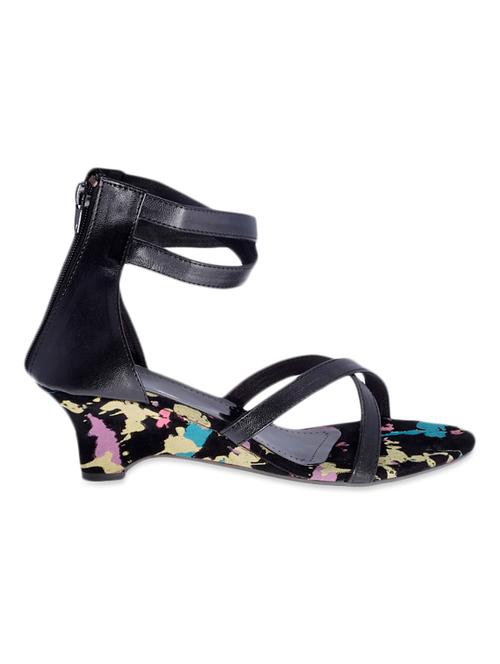black abstract printed leatherette heels - 1075919 - Very Small Image - 1