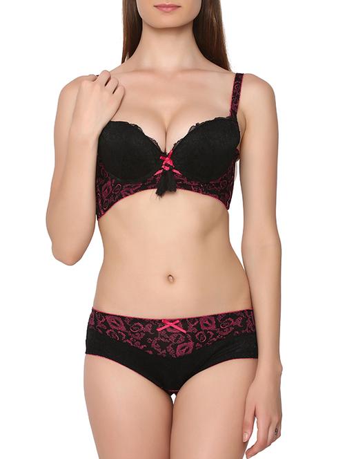 underwire, broad straps for good support, ditechable straps, pushup pads - 10770035 - Very Small Image - 1