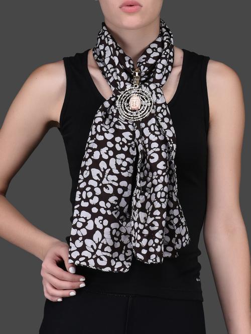monochrome batic printed silk jeweled stole - 1080380 - Very Small Image - 1