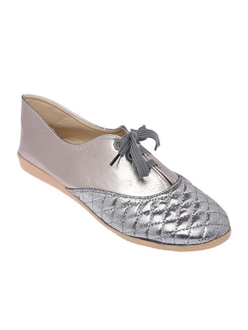 silver leatherette sneakers - 10814965 - Very Small Image - 1