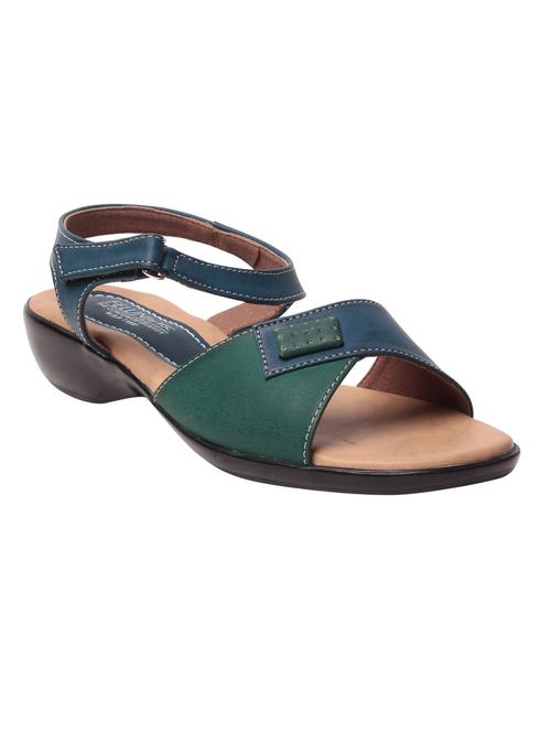 green leatherette sandals - 10859232 - Very Small Image - 1
