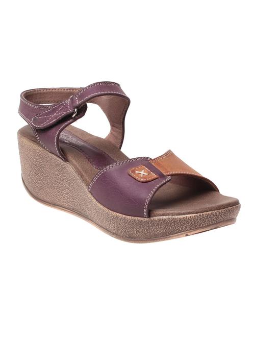 purple leatherette wedge - 10859254 - Very Small Image - 1