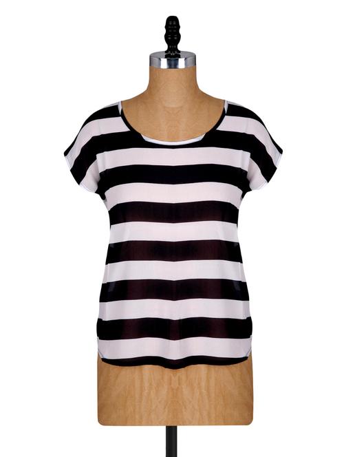 white and black striped top - 1093360 - Very Small Image - 1
