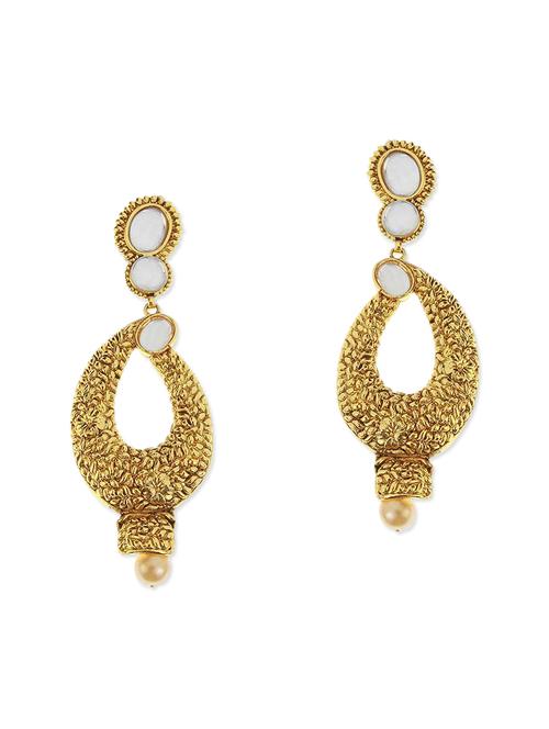 gold metal earring - 11053530 - Very Small Image - 1