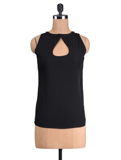black cut-out sleeveless top - 1105830 - Very Small Image - 1