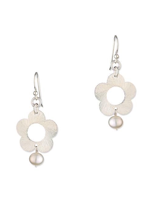 white silver studs earring - 11219983 - Very Small Image - 1