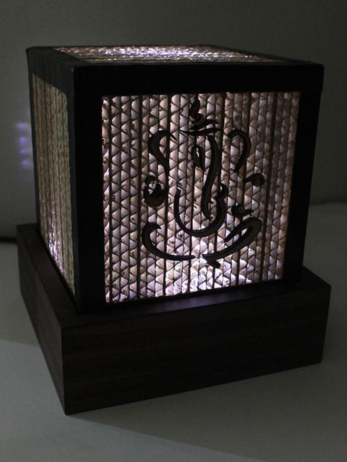 cube shaped ganesha pattern table lamp - 1142348 - Very Small Image - 1