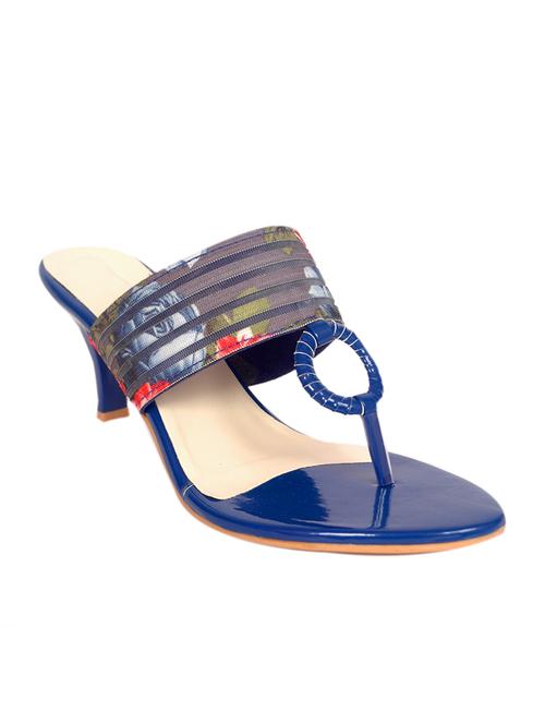 beige pu sandals - 11438605 - Very Small Image - 1