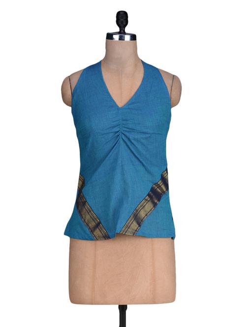 V neck solid color sleeveless blue top - 1182193 - Very Small Image - 1