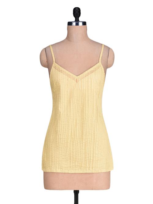 sleeveless solid black color top - 1182196 - Very Small Image - 1