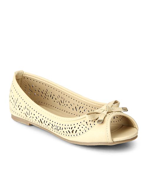 beige leatherette cut work sandals - 11823533 - Very Small Image - 1