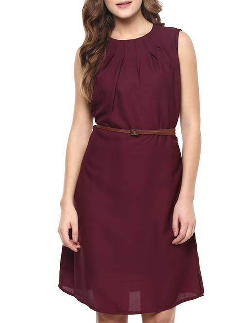 pleated neck belted dress - 12087643 - Very Small Image - 1