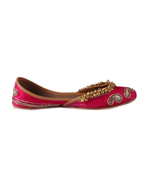 pink silk hand embroidered mojaris - 12221683 - Very Small Image - 1