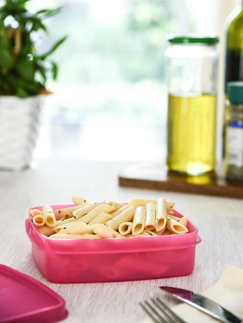 pink plastic lunch box - 1222804 - Very Small Image - 1