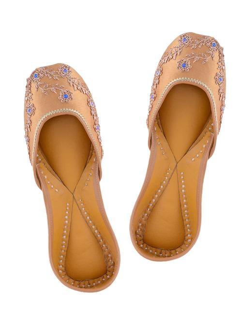 copper silk hand embroidered mojaris - 12241598 - Very Small Image - 1