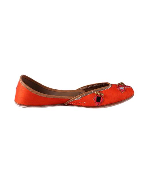 orange silk sequin embellished mojaris - 12241612 - Very Small Image - 1