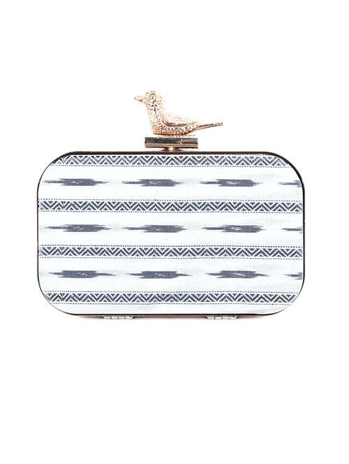 white cotton clutch - 12246626 - Very Small Image - 1