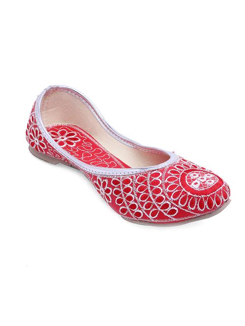 red embroidered jutis - 12267942 - Very Small Image - 1