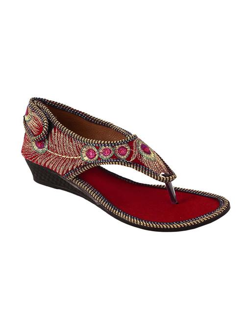 red embroidered ethnic sandals - 12415064 - Very Small Image - 1