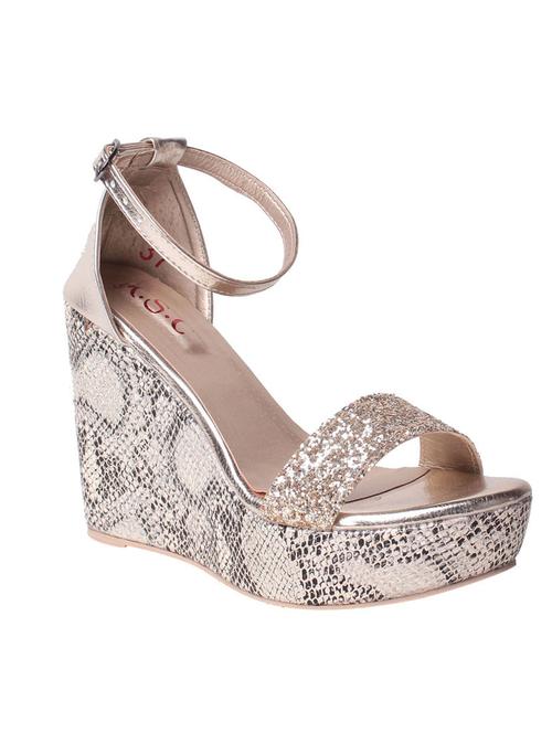 gold synthetic wedge - 12435684 - Very Small Image - 1