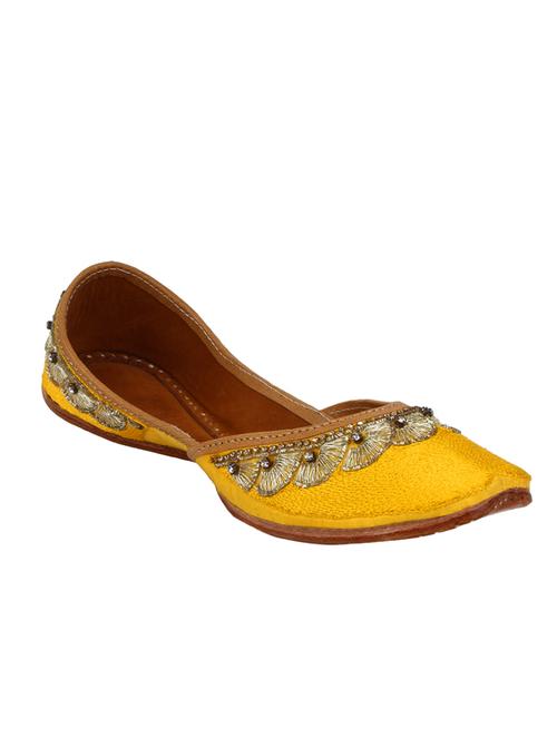 yellow slip on mojari - 12442621 - Very Small Image - 1