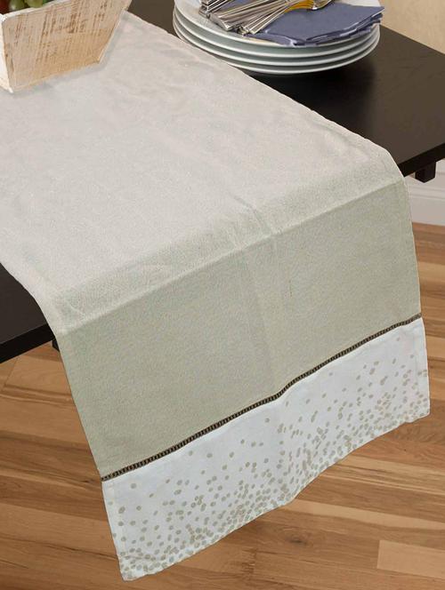 table runner - 12451789 - Very Small Image - 1