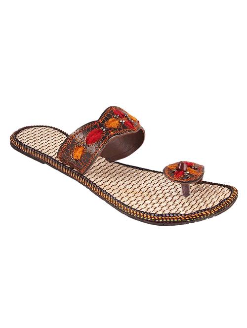 brown embellished kolhapuri - 12578902 - Very Small Image - 1