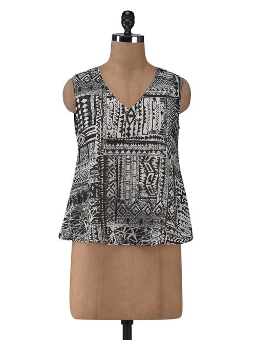 black georgette printed v neck top - 1268782 - Very Small Image - 1