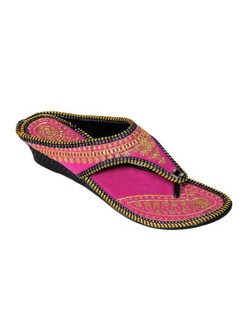 pink ethnic sandals - 12756116 - Very Small Image - 1