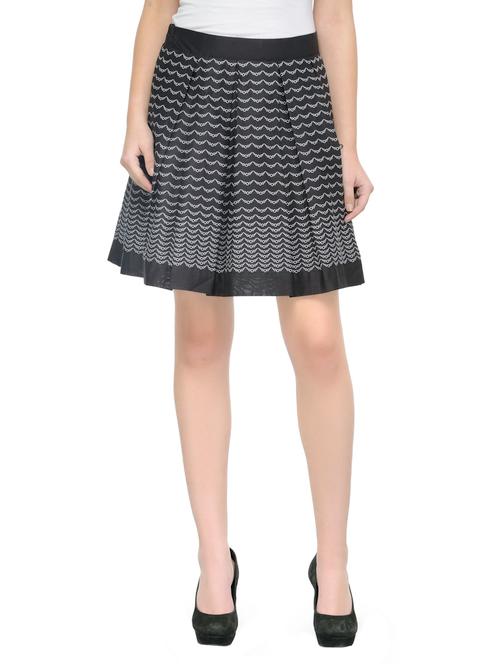 black printed crepe pleated skirt - 12835557 - Very Small Image - 1