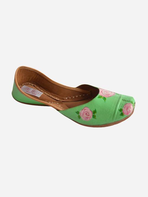 green floral hand painted leather juttis - 12835804 - Very Small Image - 1