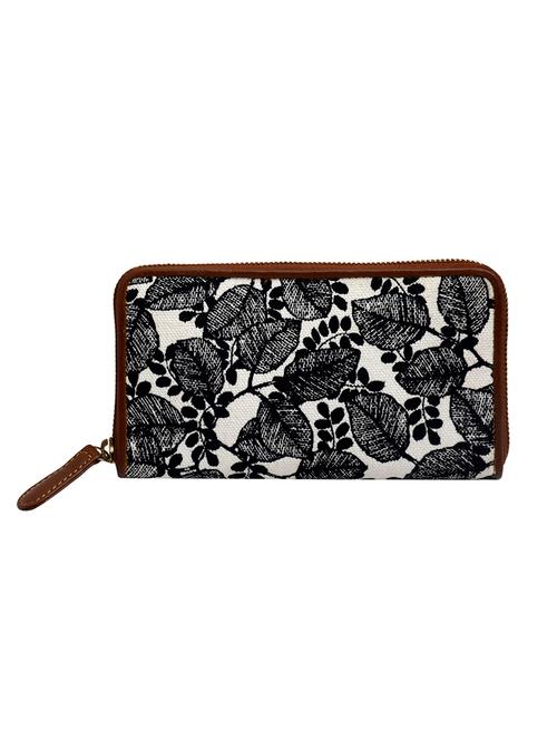 white canvas clutch - 12836487 - Very Small Image - 1