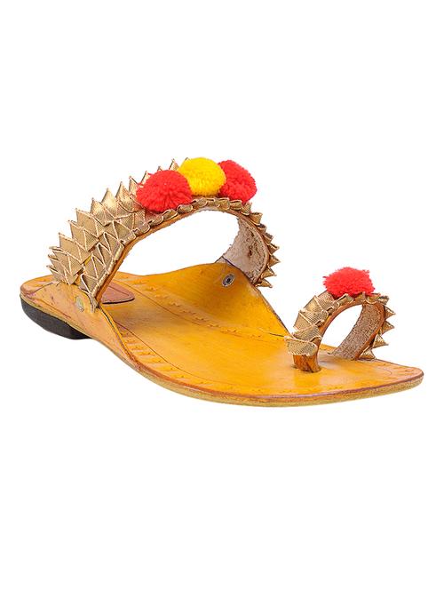gold pom poms one toe kolhapuri - 13001869 - Very Small Image - 1