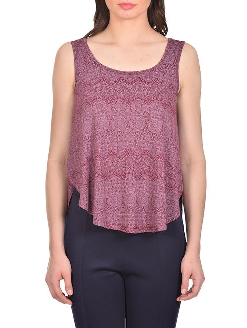 curved hem scoop neck top - 13263433 - Very Small Image - 1