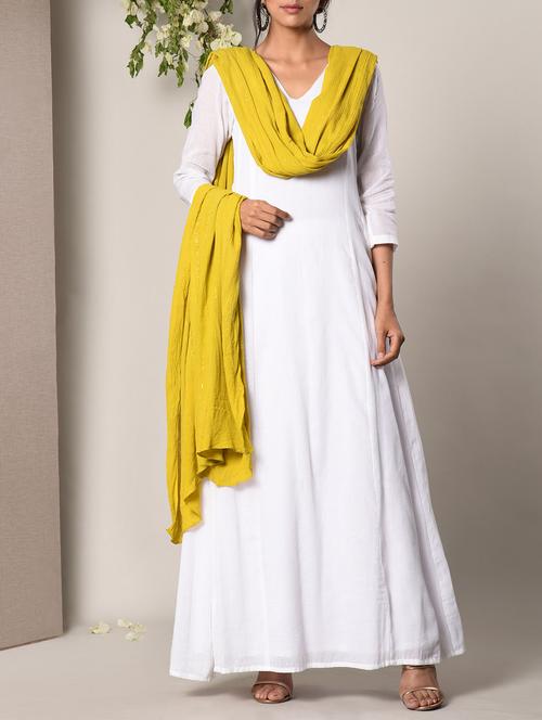 TrueBrowns Crinkled plain cotton mustard dupatta - 13266599 - Very Small Image - 1