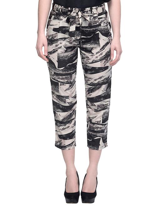 black printed capri - 13287853 - Very Small Image - 1