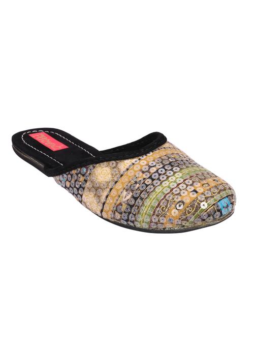 black slip on jutis - 13397263 - Very Small Image - 1