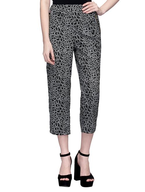 black printed capri - 13600027 - Very Small Image - 1