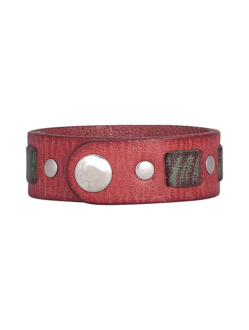 red nonmetal bracelet - 13793996 - Very Small Image - 1